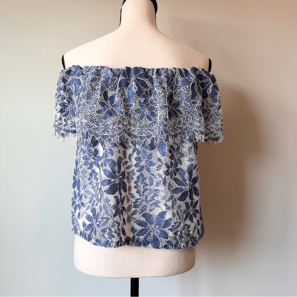 Code Mode | Off-Shoulder Lace Top - Picture 2 of 11